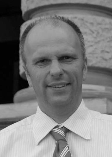 DR. ANDREAS SCHMIDT