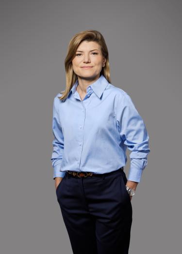 DR. CRISTINA WEIDNER